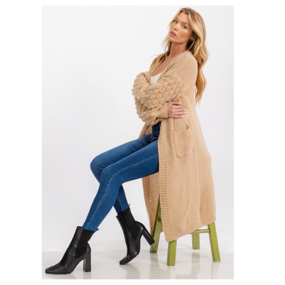 $25 start 195 1 LEFT ❤️ Detail sleeves long
CARDIGAN - Picture 2 of 4